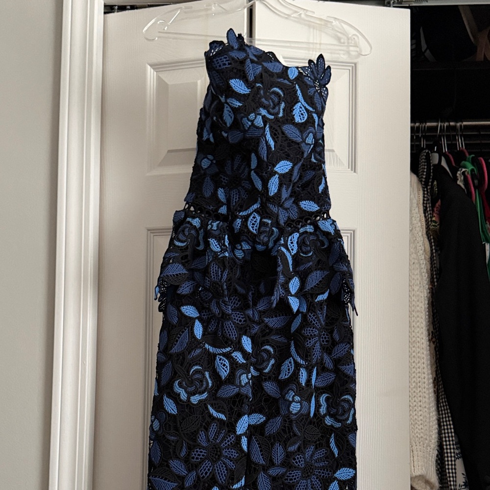 NWT Elliatt Blue and Black Floral Lace Dress - Picture 6 of 8